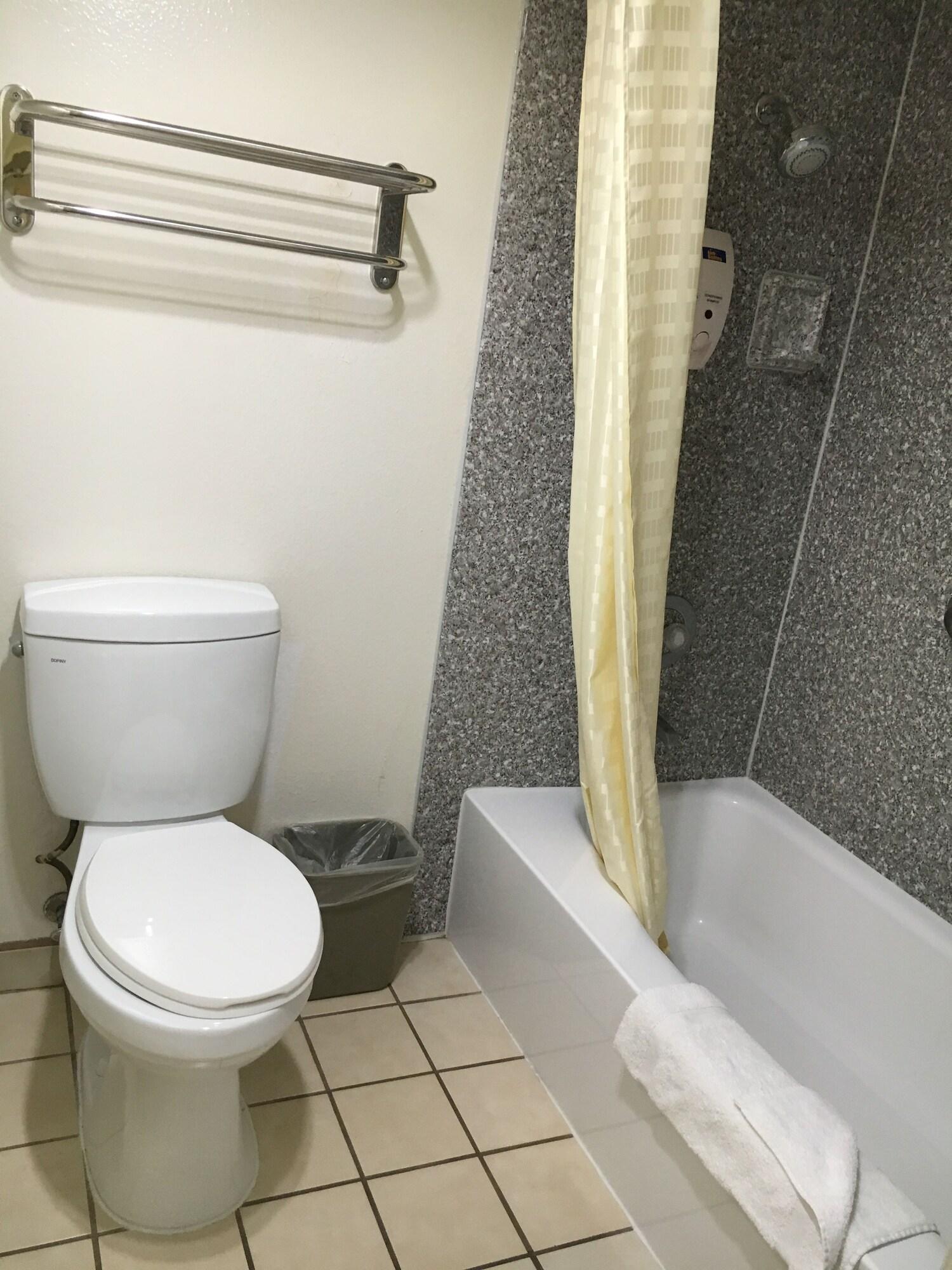 Hotel &