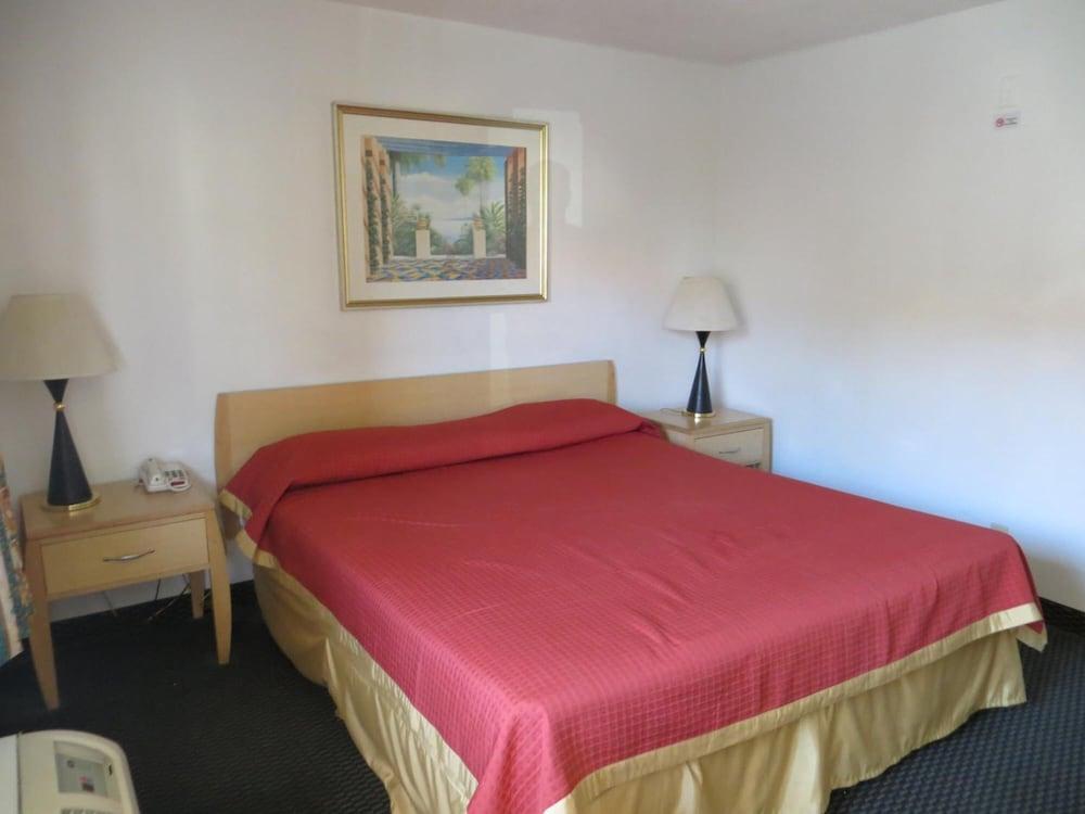 & Hotel